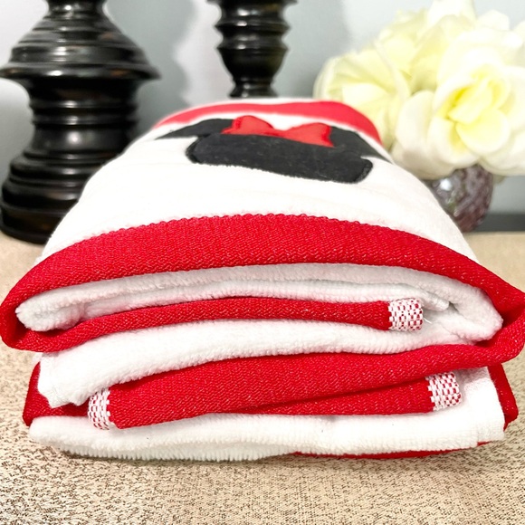NWT Set of 2 MINNIE Hand Towels - Picture 6 of 6